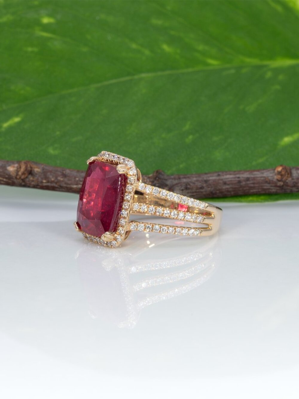 7.6Ct Madagascar Ruby Ring with Earth-Mined Diamond Accents: Solid 14K Gold - Picture 7 of 9